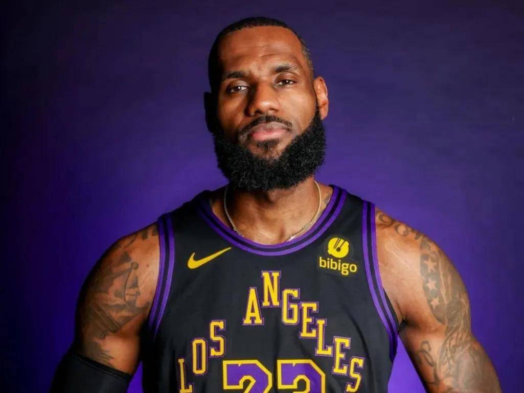 九游体育首页入口-包含詹姆斯迎来十赛季出色发挥，澳大利亚队观众热烈欢呼！观众掌声雷动的词条-九游体育首页入口